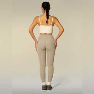 Women's High-Waist Essential tan Leggings
